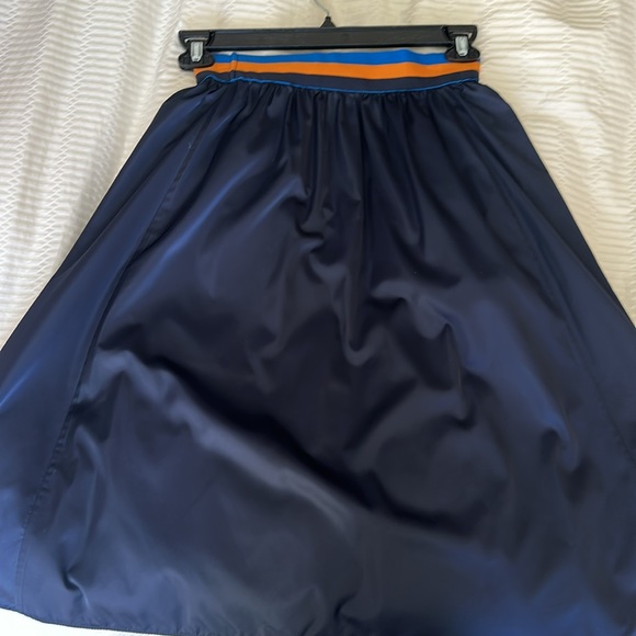 Tory Burch Navy Midi Skirt- PERFECT! Size Small - Picture 5 of 5